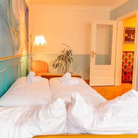 Colorful, Working Place, Netflix, Sight Seeing Leipzig Extérieur photo